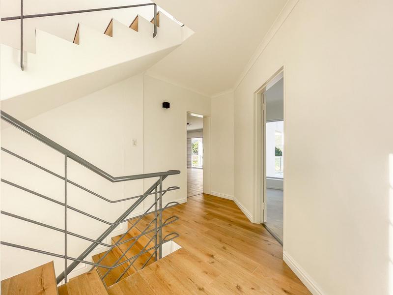 To Let 4 Bedroom Property for Rent in Hout Bay Western Cape